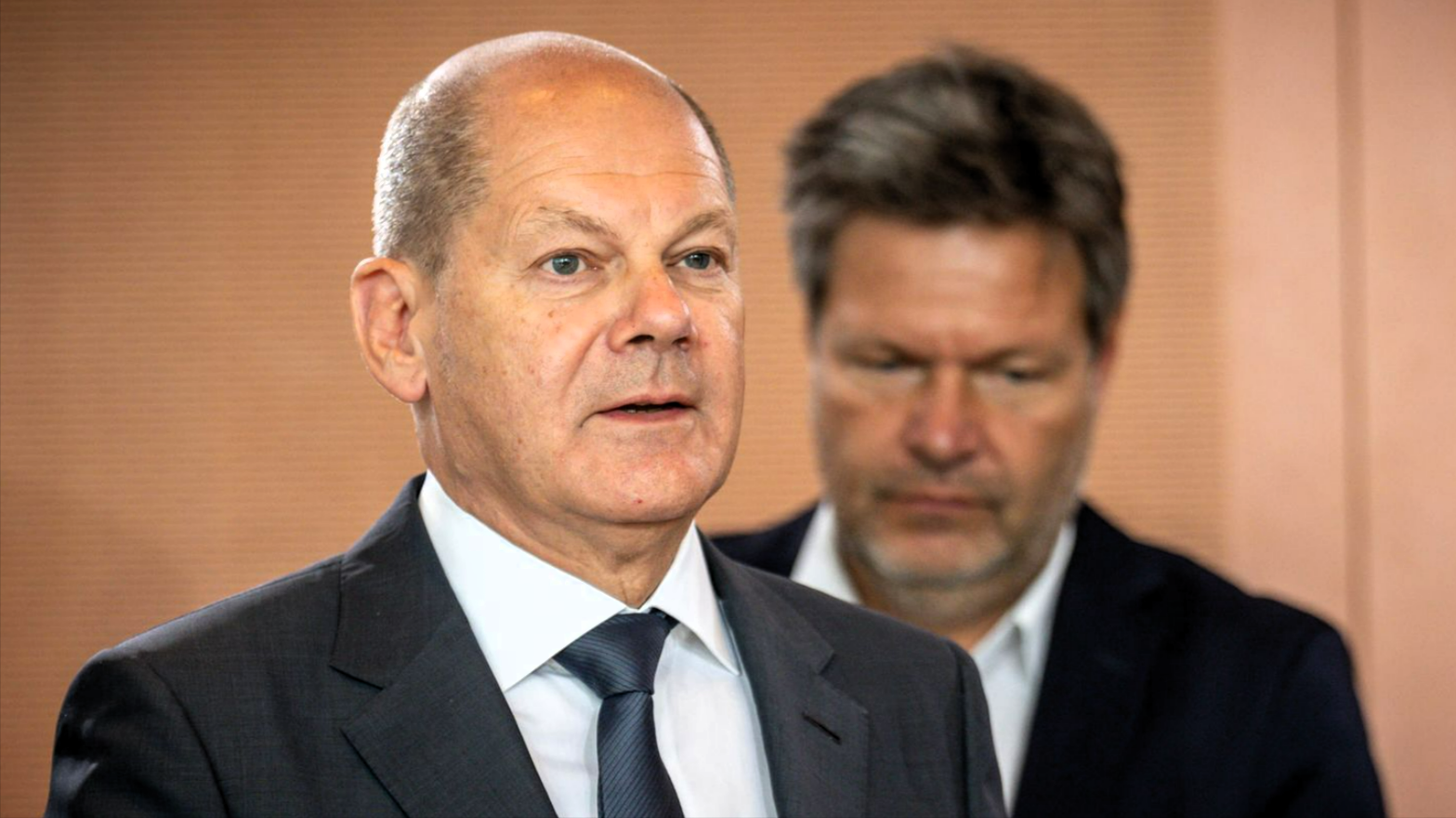 Rücktritt! Olaf Scholz durch wütende Proteste unter Druck! "Machen Sie endlich den Weg frei!"