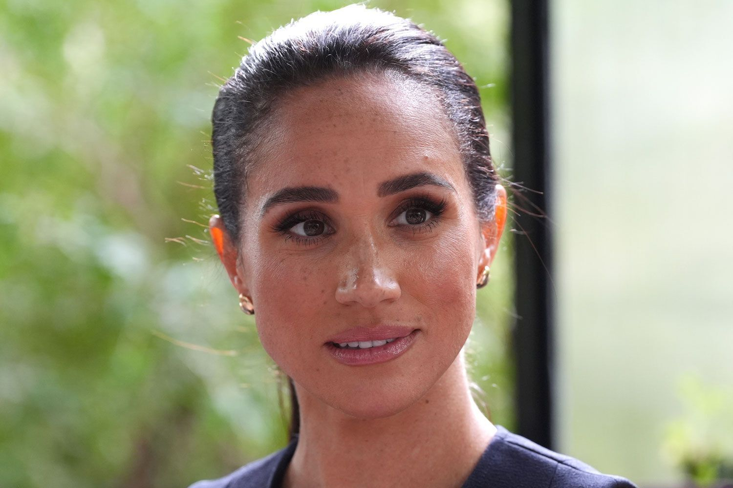 Meghan Markle Makes Solo Chicago Visit for Godson’s First Communion — A Close Look