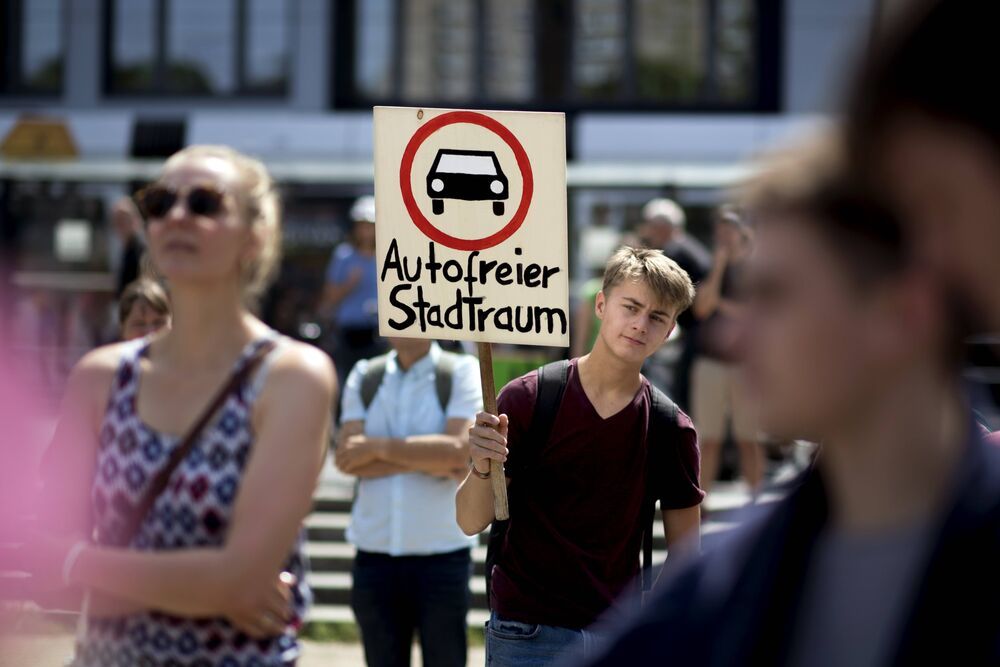 Streiks bei Bus und Bahn legen Deutschland lahm! Bundesweite Streiks und Klima-Demos!
