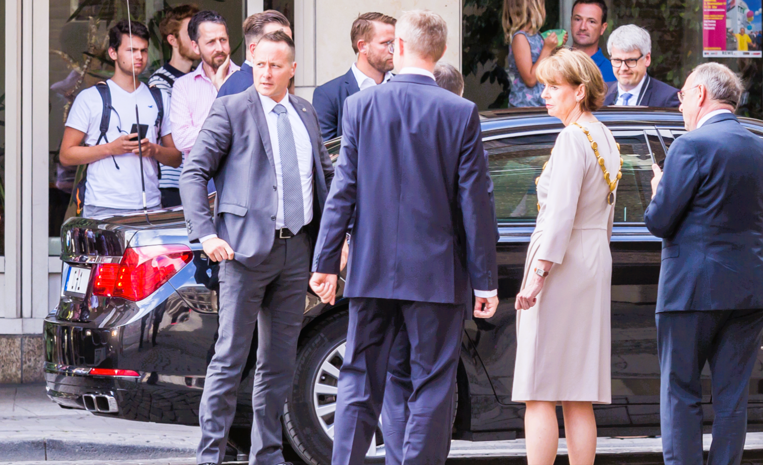 Attentat auf Bundespräsident Frank-Walter Steinmeier? Personenschützer mussten eingreifen